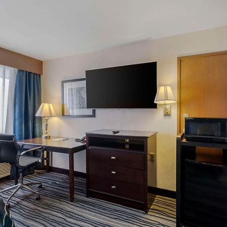 Comfort Inn & Suites 브렌트우드 외부 사진