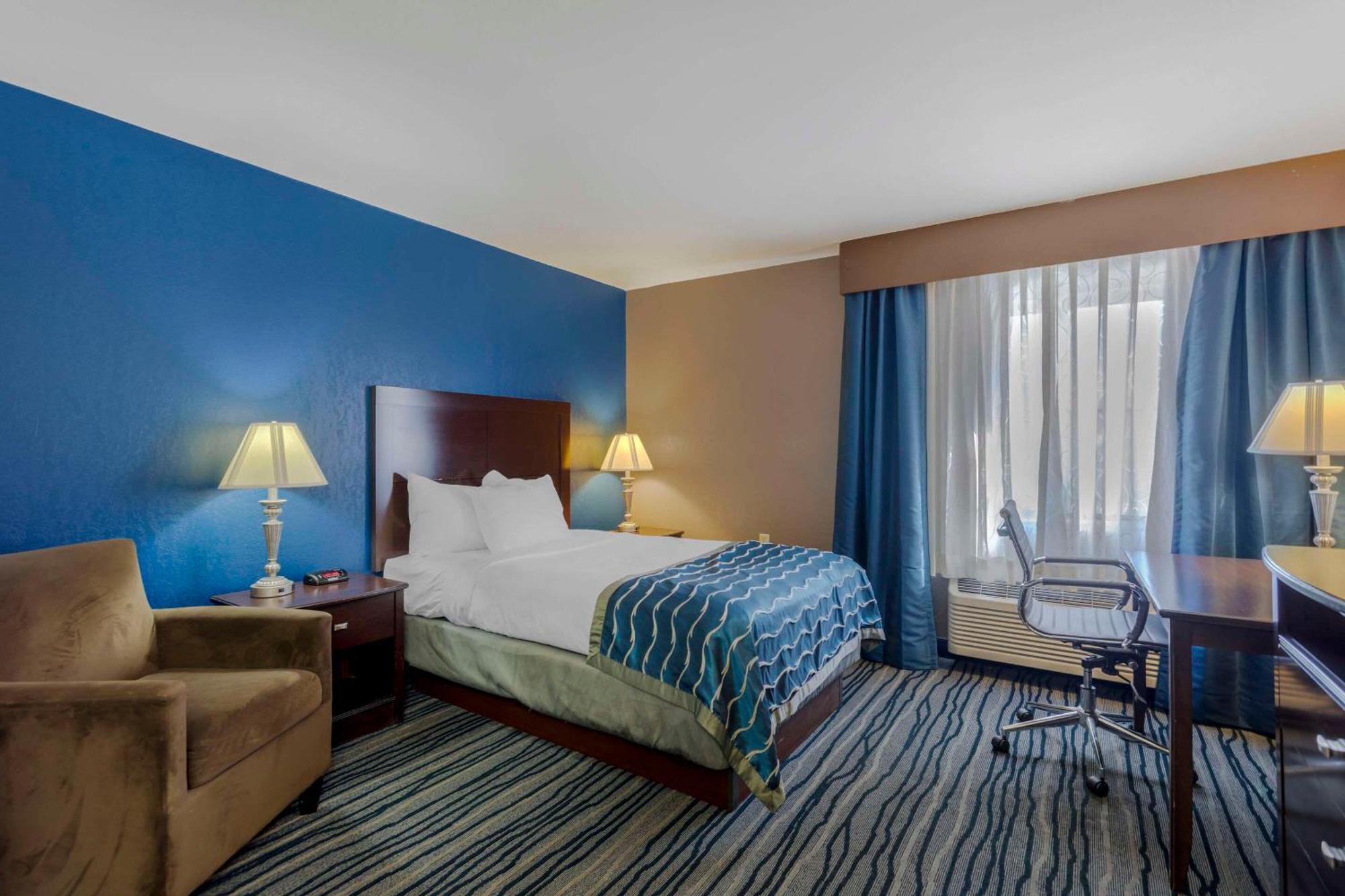 Comfort Inn & Suites 브렌트우드 외부 사진