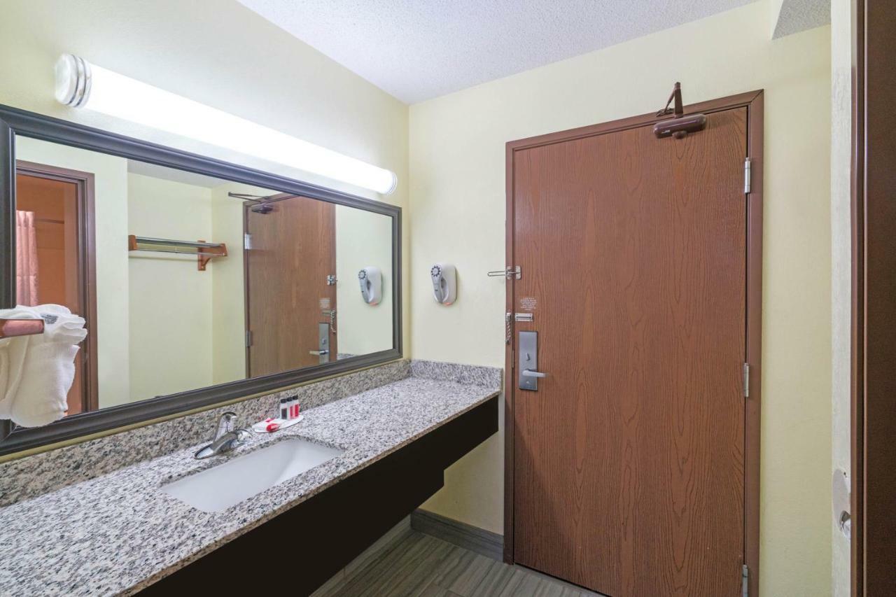 Comfort Inn & Suites 브렌트우드 외부 사진